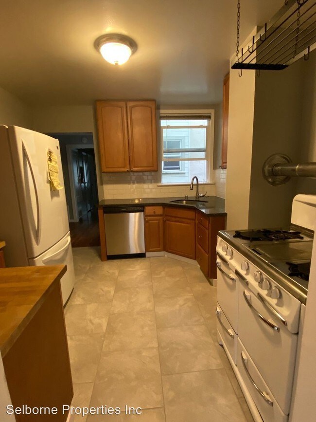 Building Photo - 2 br, 1 bath Apartment - 2628 8th Ave