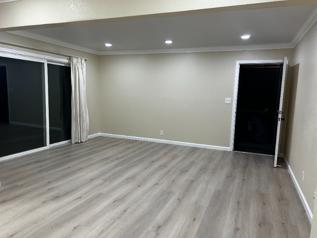 Building Photo - 674 Kirkland Dr