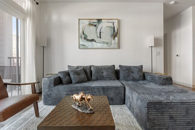 Foto del edificio - 1301 Leah Ave