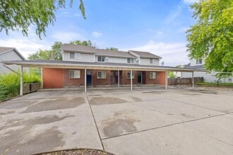 Building Photo - 4897-4897 Basswood Dr