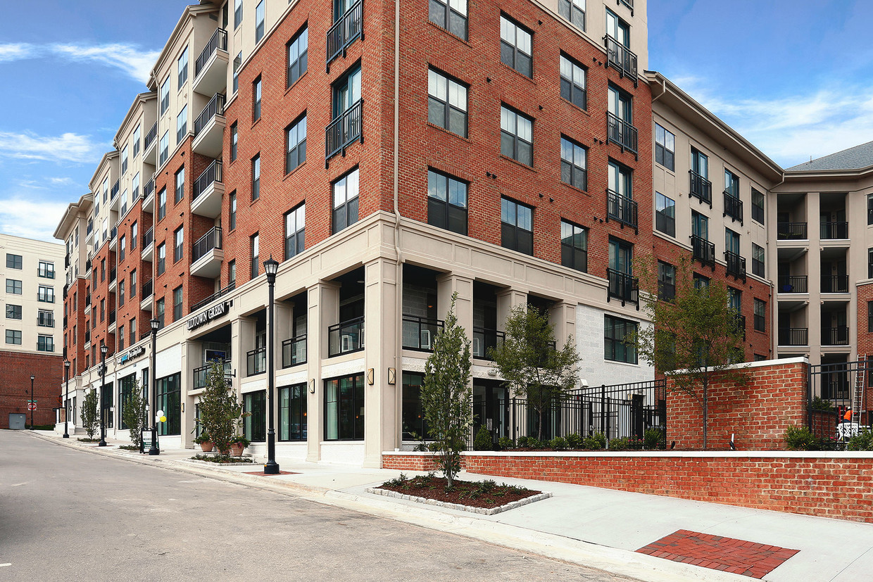 Foto principal - 201 Park at N Hills St