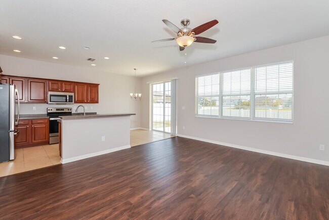 Foto del edificio - 425 Chimney Rock Dr