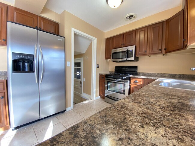 Foto del edificio - 2512 18th Ave NW