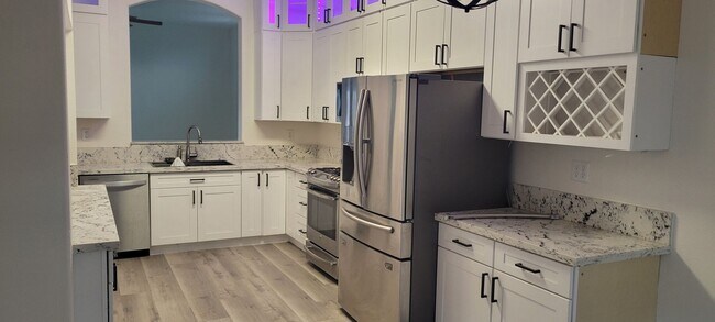 Building Photo - Your Next Home in One of Roseville’s Most Desired Neighborhoods!