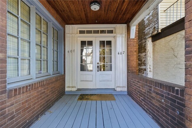 Foto del edificio - 407 Biddle Ave