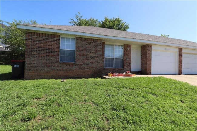 Building Photo - 4240 Delmon Ln