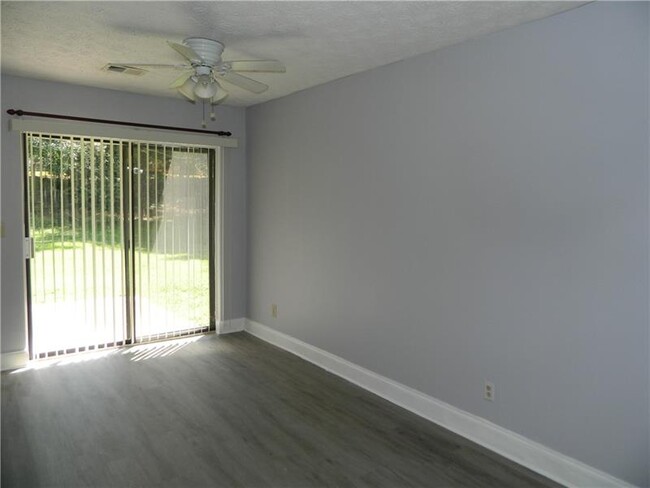 Building Photo - 4369 Buckingham Pl