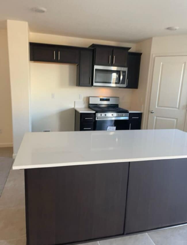 Building Photo - Spacious 4-Bedroom Home in Desirable North...