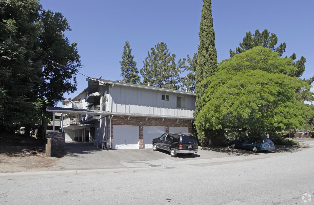 Foto principal - 2007 Woodside Rd