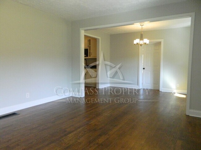 Building Photo - 2123 2nd Ave