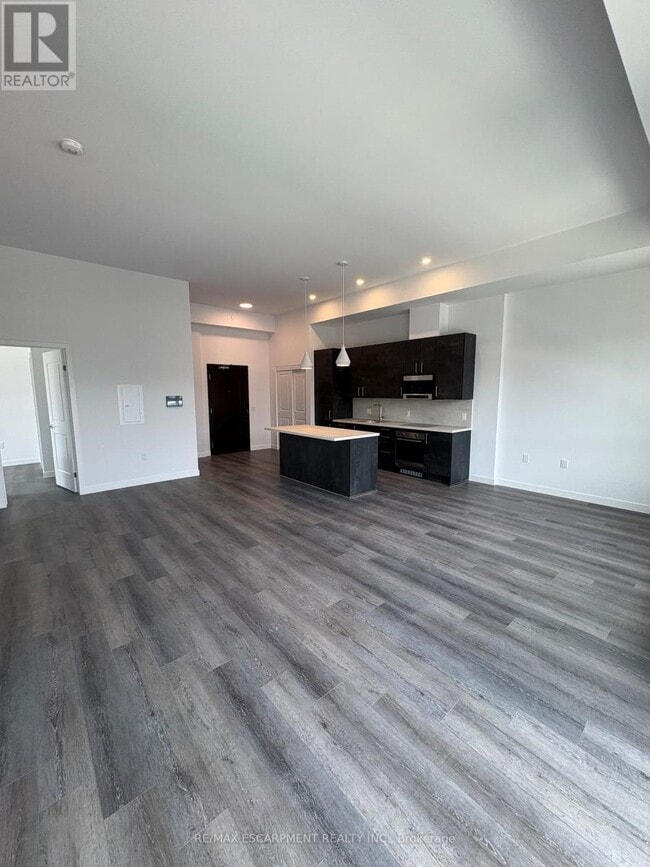 Building Photo - 7549-7549A Kalar Rd