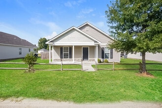 Building Photo - 131 Barbara St