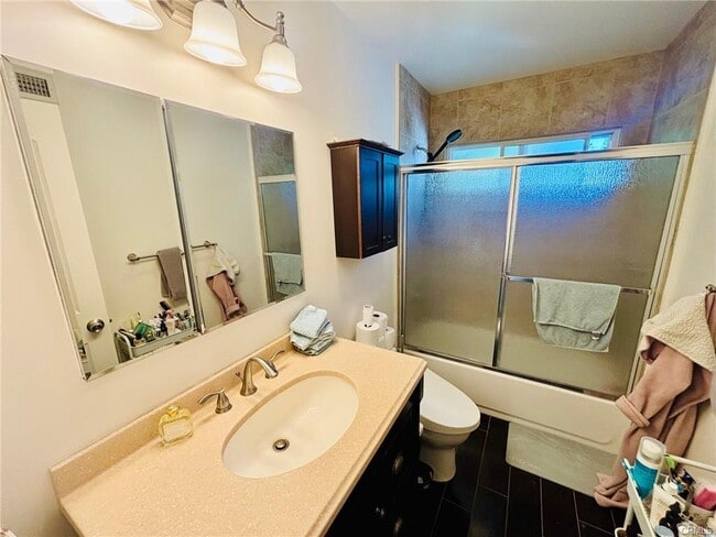 Foto del edificio - 23813 Calvert St