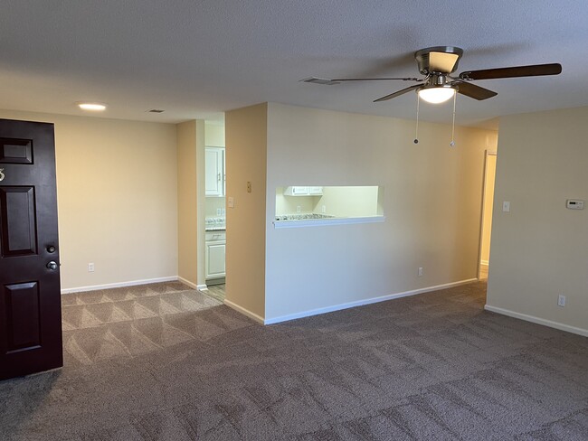 Building Photo - 2754 W Pershing Blvd