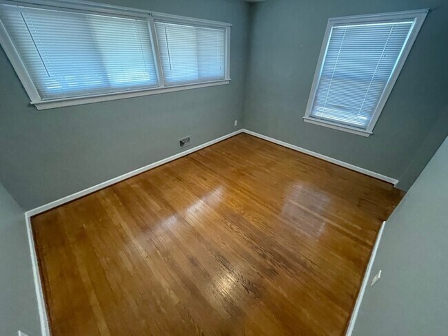 Building Photo - 2BD/1BA Single Family Home