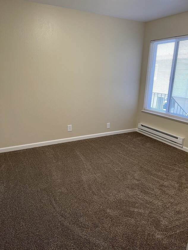 Bedroom 2 - 491 Richmond Dr