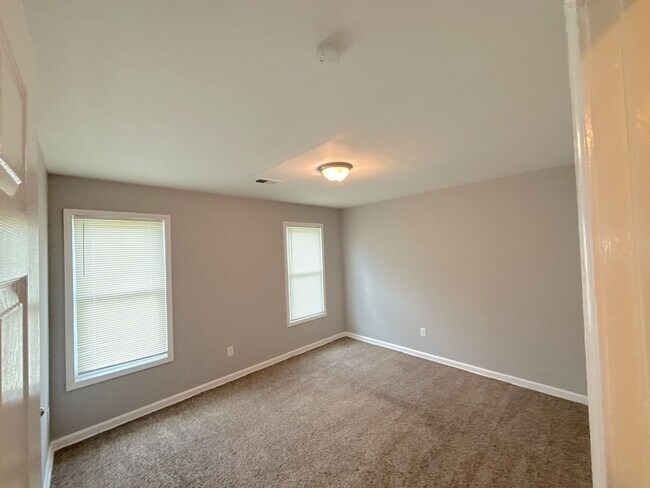 Foto del edificio - 4360 Bluebell St