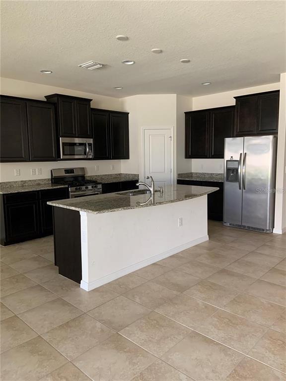 Building Photo - 6320 Sunsail Pl