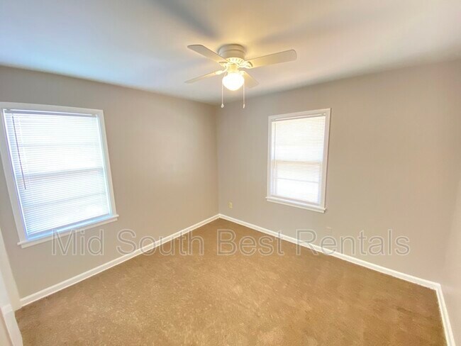 Foto del edificio - 3511 Hallbrook St