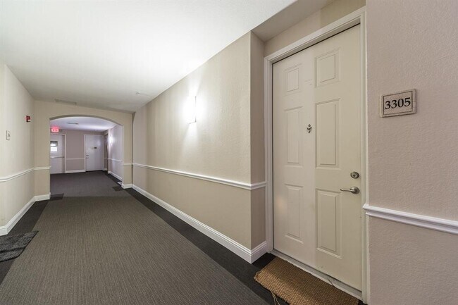Building Photo - 7575 Kirby Dr