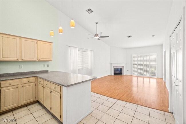 Foto del edificio - 855 N Stephanie St