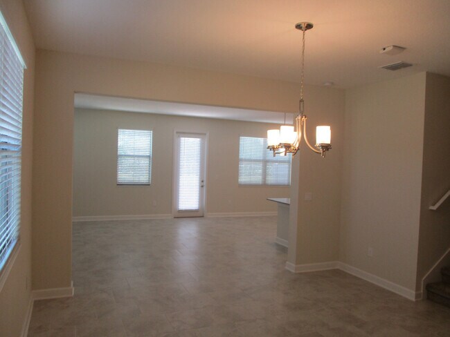 Foto del edificio - 4 Bedroom, 3.5 Bath,Townhome in Lake Nona-...