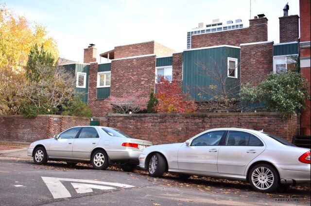 Primary Photo - N North Park AVE