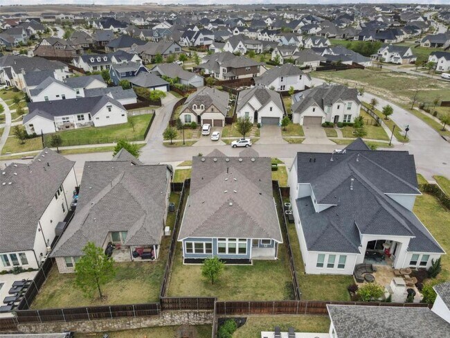 Building Photo - 1725 Rolling Heights Ln