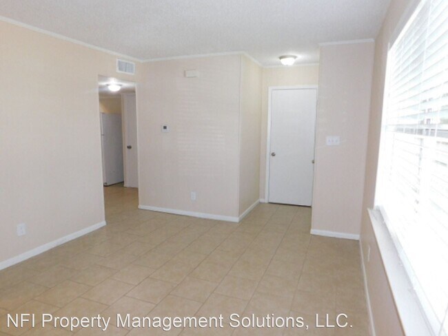 Foto del edificio - 3 br, 1.5 bath House - 5820 Sanders Street...