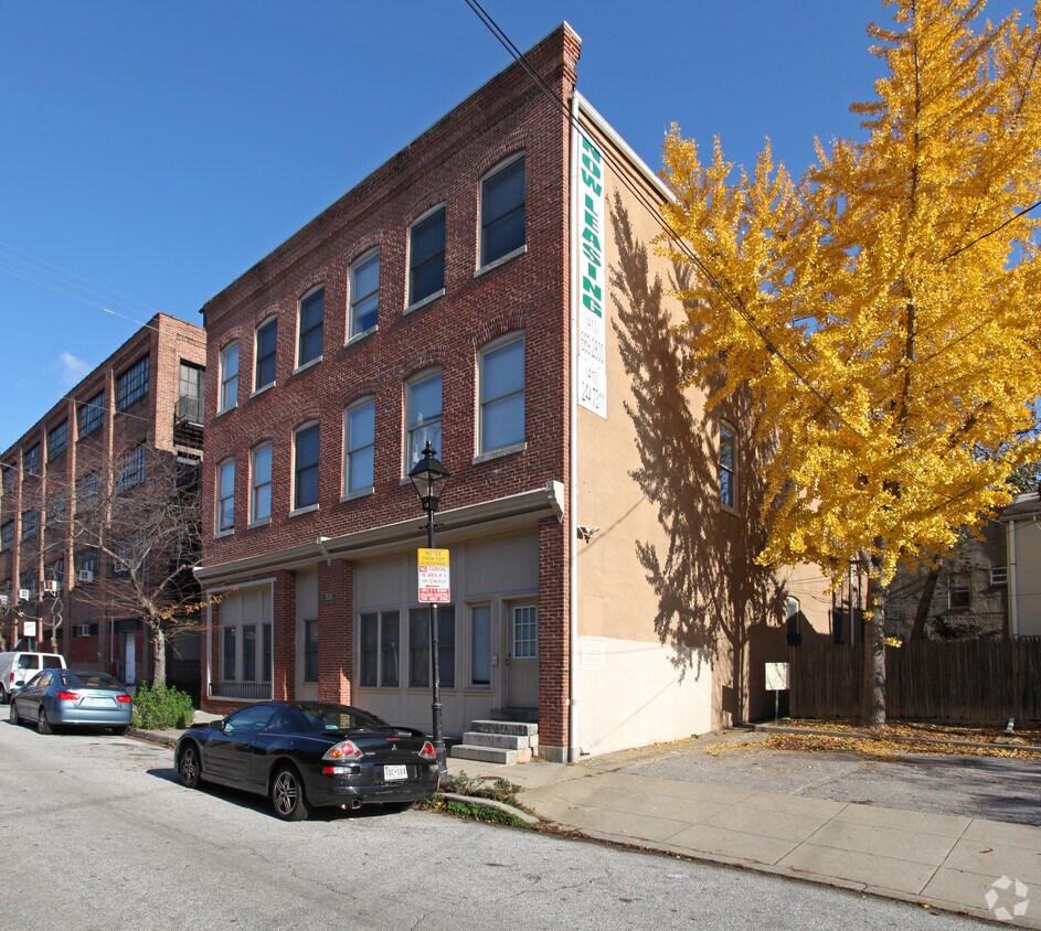 Primary Photo - 515 Warner St