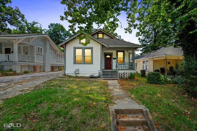 Foto del edificio - Charming Remodeled Home in the Heart of Sh...
