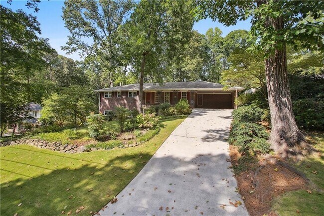 Building Photo - 2555 Landeau Cir