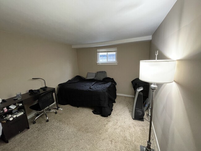 Bedroom 1 - 26 Flower St
