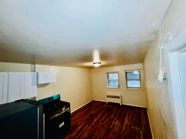 Foto del edificio - 381 McLean Ave