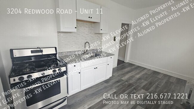 Foto del edificio - 3204 Redwood Rd