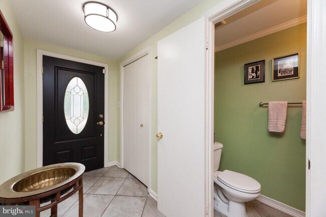 Foto del edificio - Come see what McLean has to offer you with...