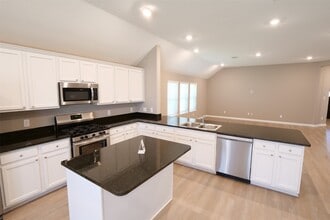 Building Photo - 7211 Songlark Lndg Ct