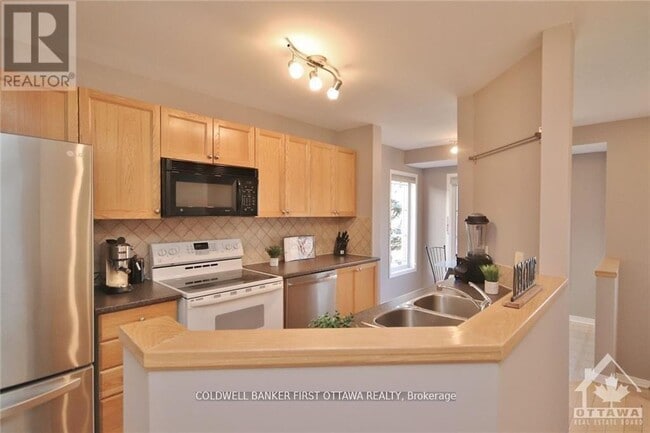 Building Photo - 100 Sunvale Way
