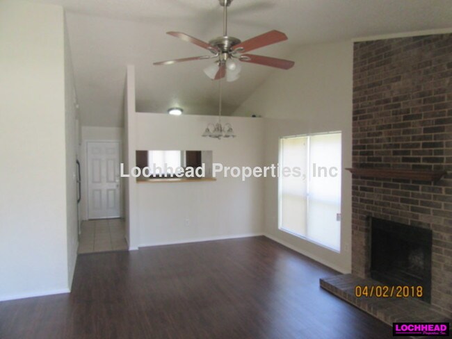 Building Photo - 821 Denmark Dr