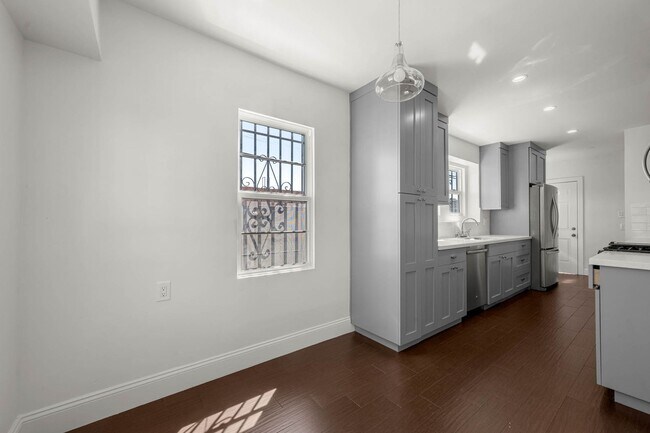Foto del edificio - 315-317 N. Detroit St.