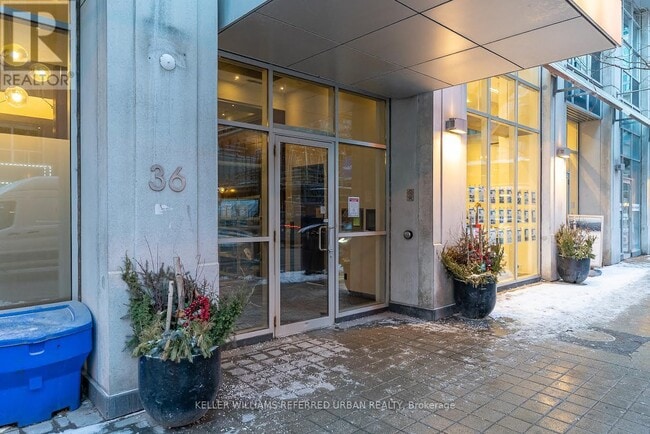 Building Photo - 36 Blue Jays Way