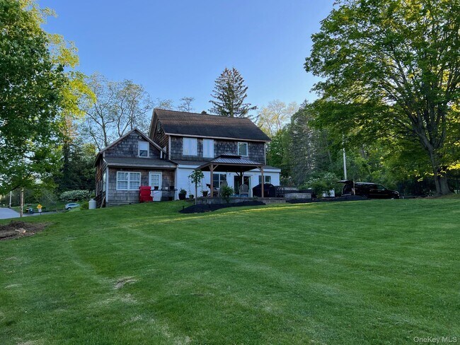 Foto del edificio - 1710 NY-300