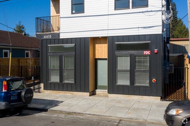 Foto del edificio - 61st Avenue Apartments