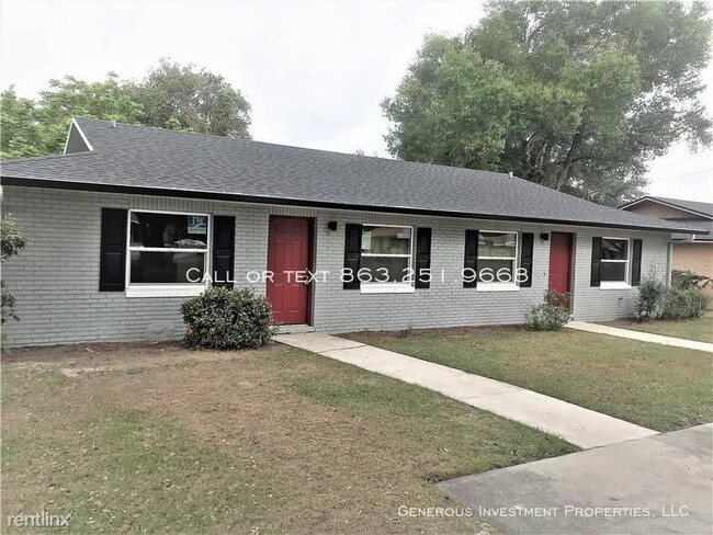 Building Photo - 2 br, 1 bath Duplex - 755 N Oak Ave