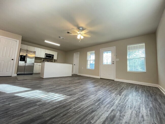 Foto del edificio - 7184 Alcove St