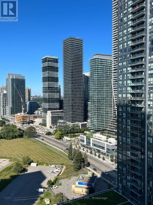 Photo du bâtiment - 2220-2220 Lake Shore Blvd W