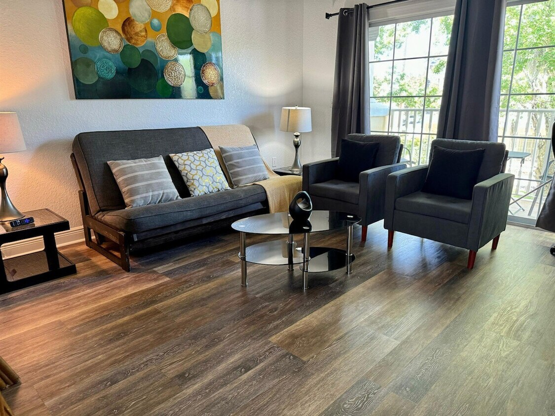 Foto principal - 1300 Seven Eagles Ct
