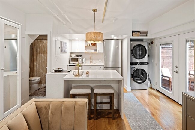 Building Photo - 364 Marlborough St