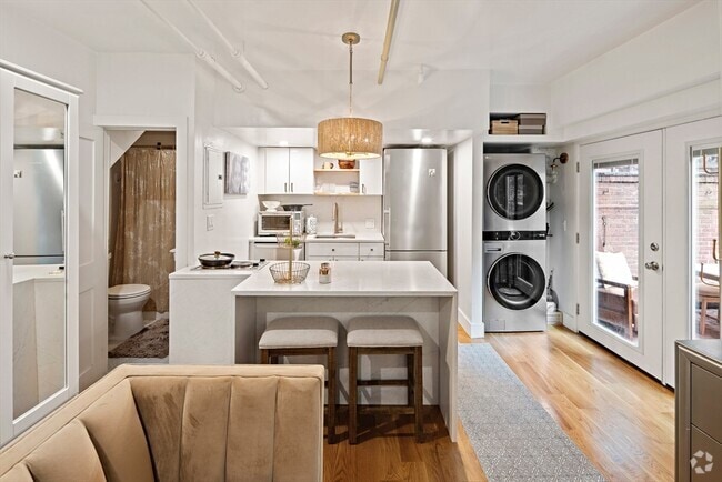 Building Photo - 364 Marlborough St
