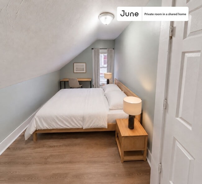 Building Photo - Room in Shared 7 bed/2 bath home in Allston